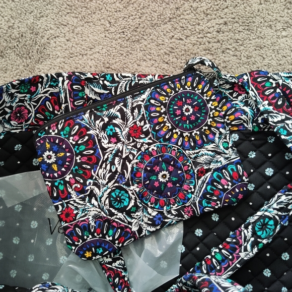 NWT Vera Bradley Grand Tote in Stained Glass Medallion - Picture 4 of 10